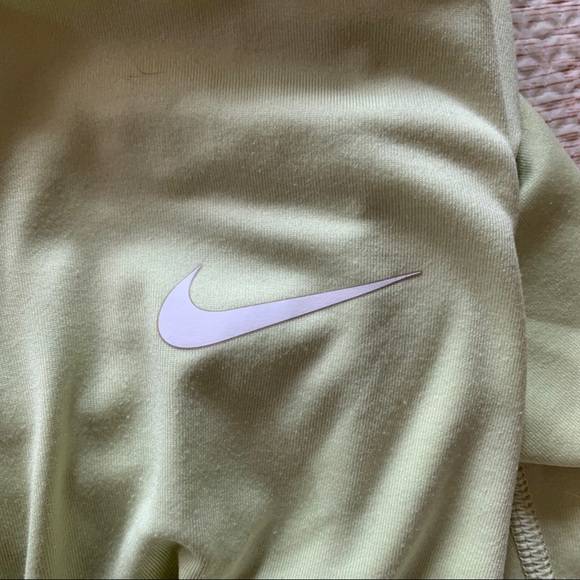 Nike Pro Dri-Fit ½ Zip - Picture 5 of 7